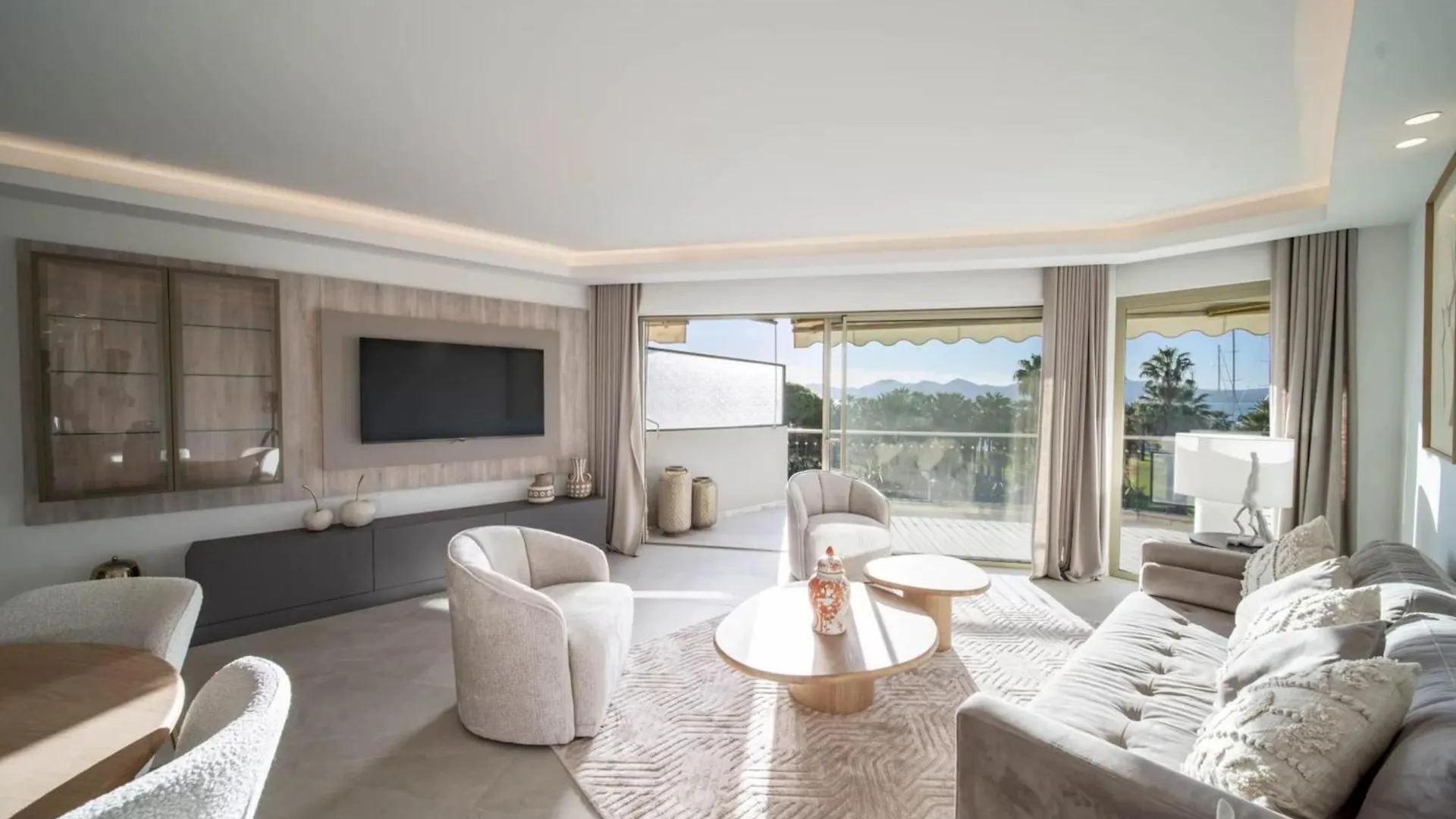 Ref 1987 - Cannes Croisette - Apartment To Rent Sea View 0*,